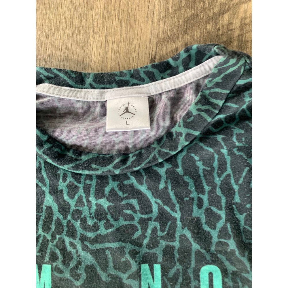 Large worn - Picture 2 of 2